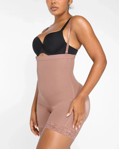Plus Curve Side Zipper Short
