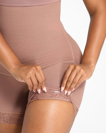 Plus Curve Side Zipper Short