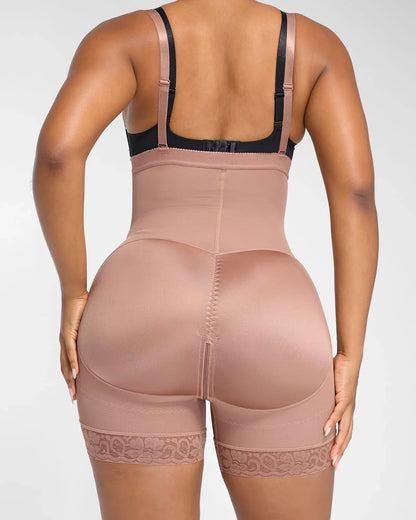 Plus Curve Side Zipper Short