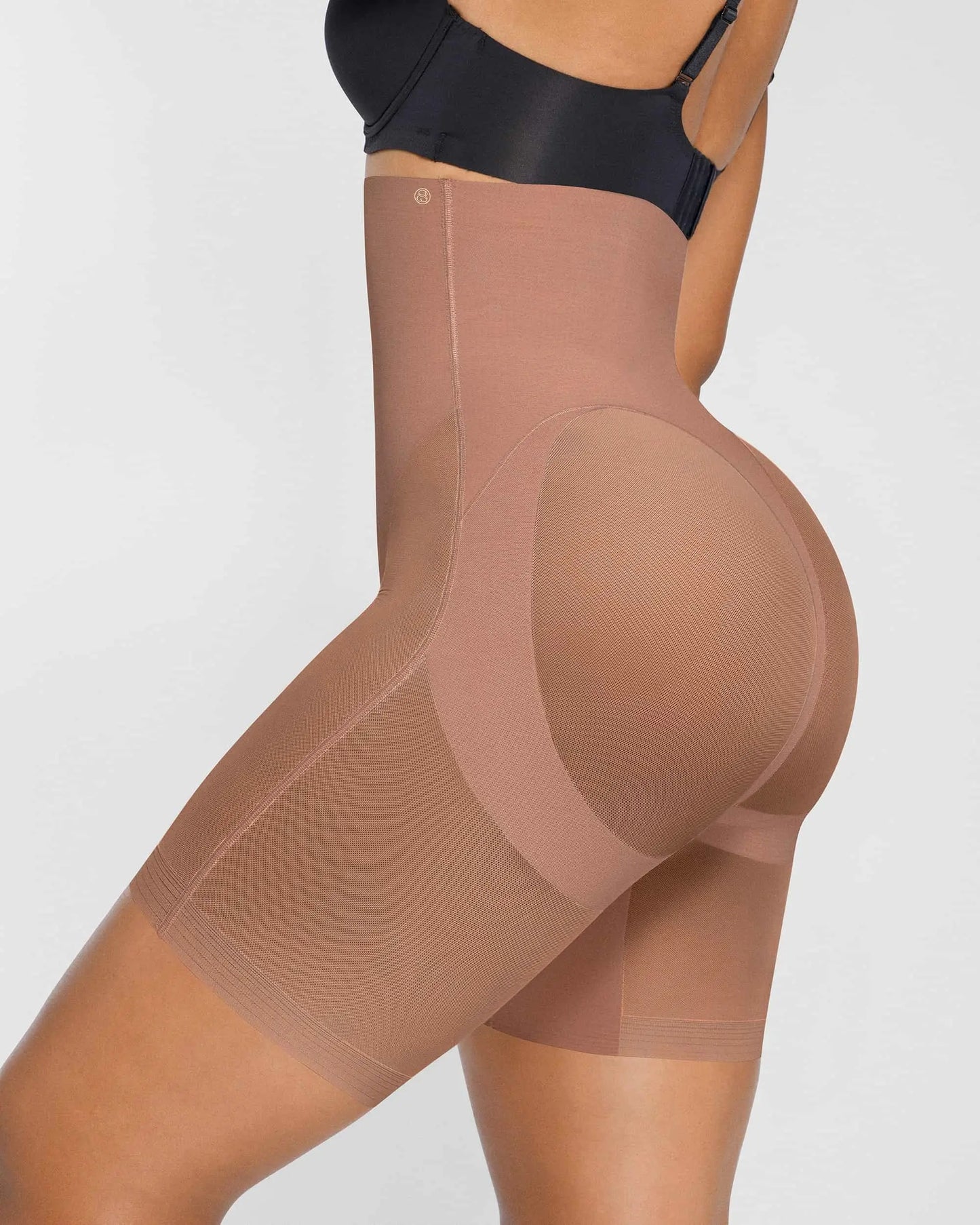 MeshSmooth™ Butt-Lifting Mid Thigh Short