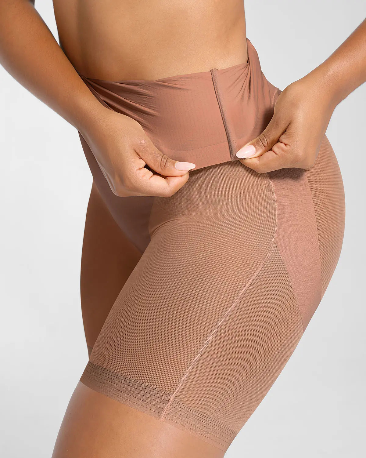 MeshSmooth™ Butt-Lifting Mid Thigh Short
