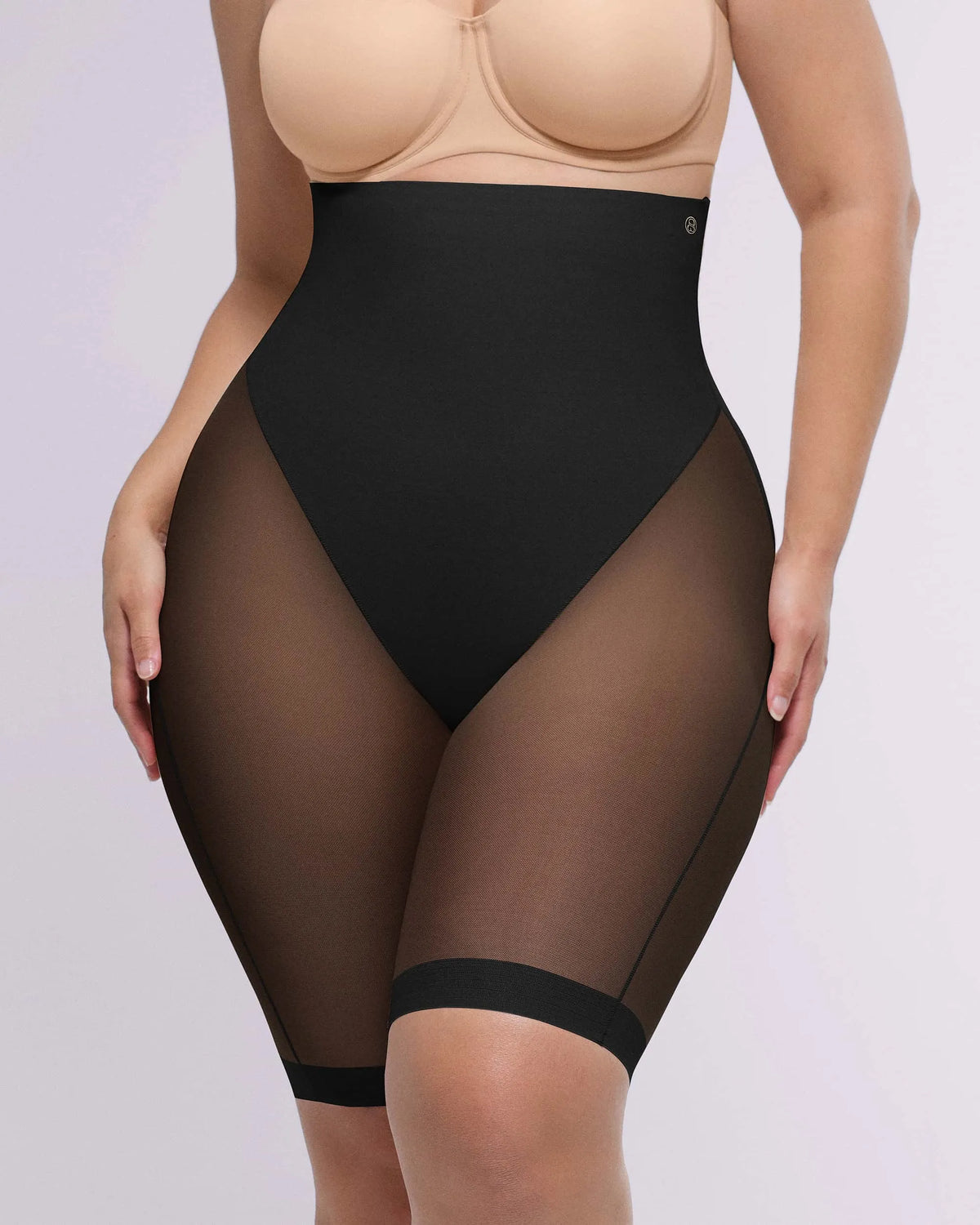 MeshSmooth™ Po-Lifting-Shorts (über dem Knie)