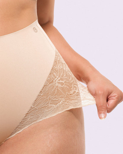 MeshSmooth™ Mid-Waist Lace Brief