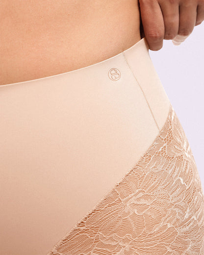 MeshSmooth™ Mid-Waist Lace Brief