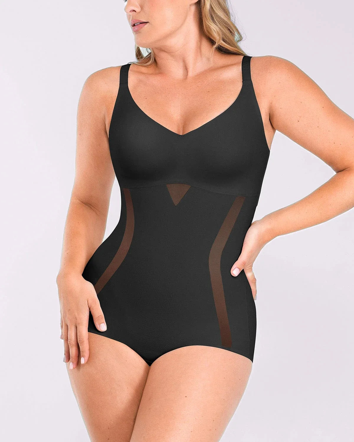 Curve Code™ Contour Comfy formender Body mit glättendem Effekt