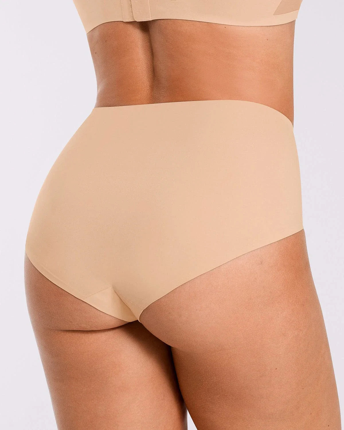 Set 3 perechi chiloți modelatori Curve Code™ Contour Comfy Smoothing