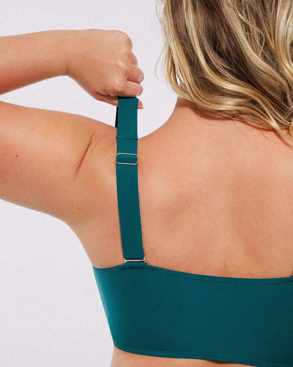 Smart Sculpt™ Bikini-top met gedraaide voorzijde & broekje met hoge taille