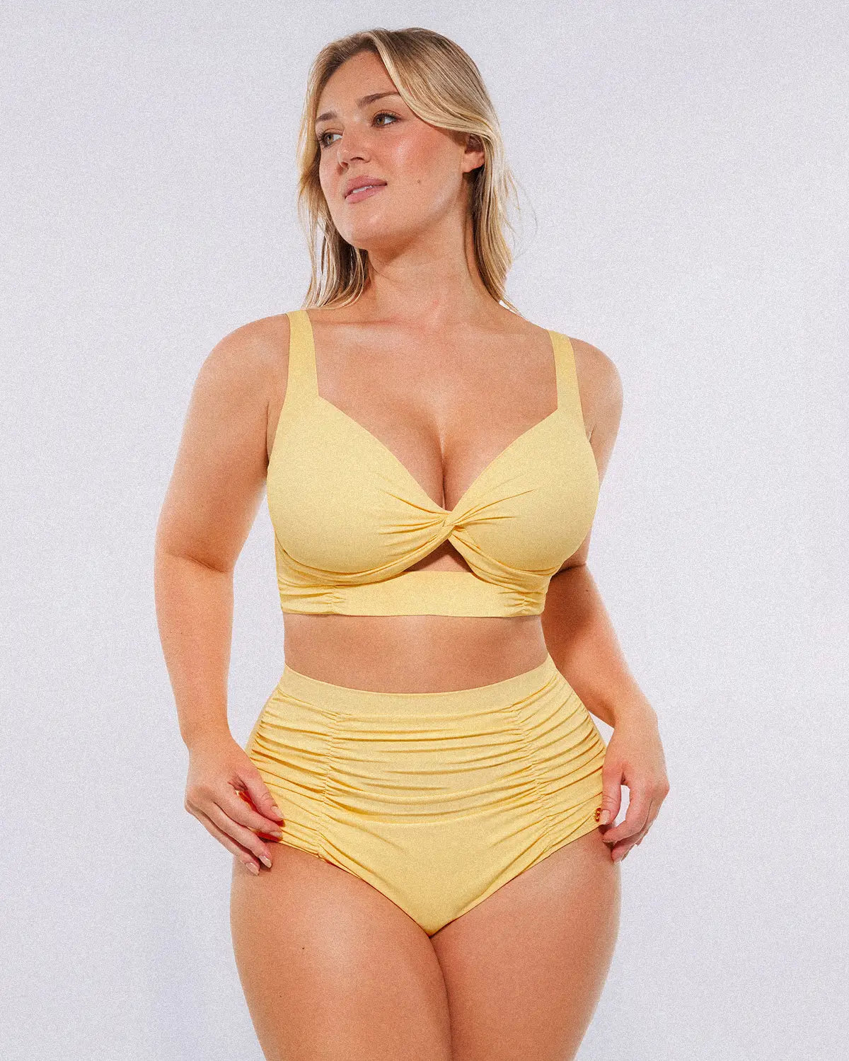 Smart Sculpt™ Bikini-top met gedraaide voorzijde & broekje met hoge taille