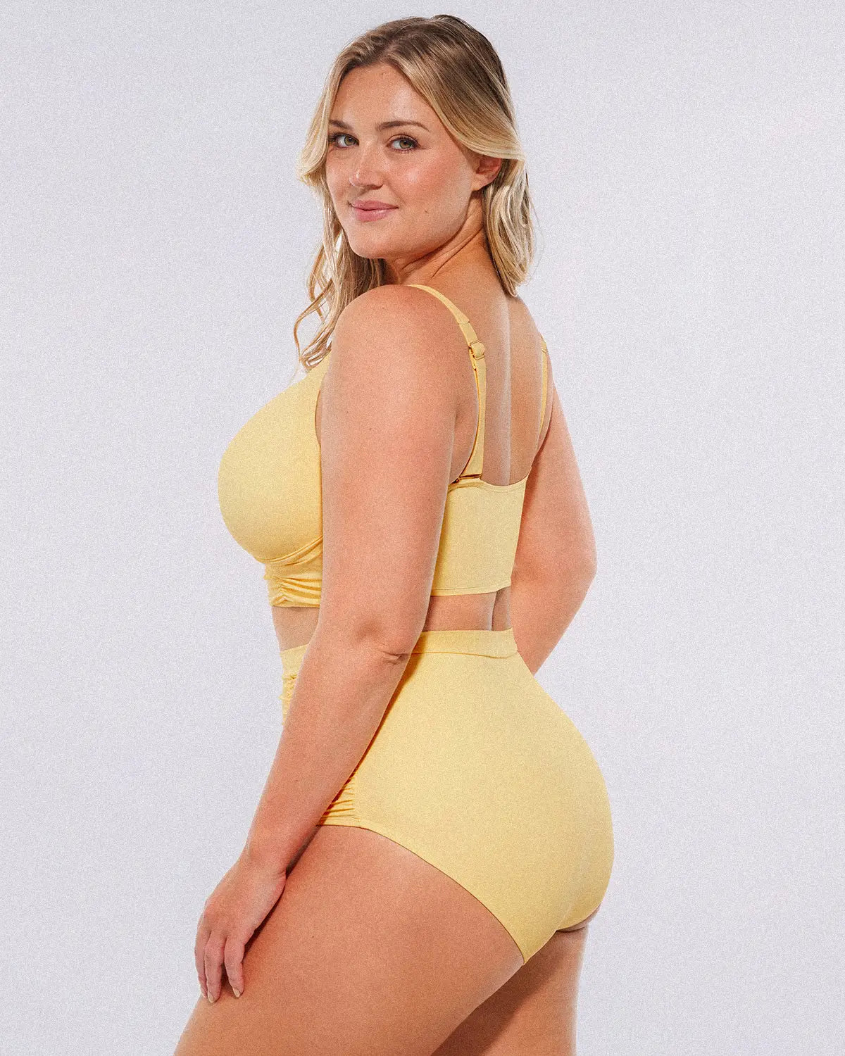 Smart Sculpt™ Bikini-top met gedraaide voorzijde & broekje met hoge taille