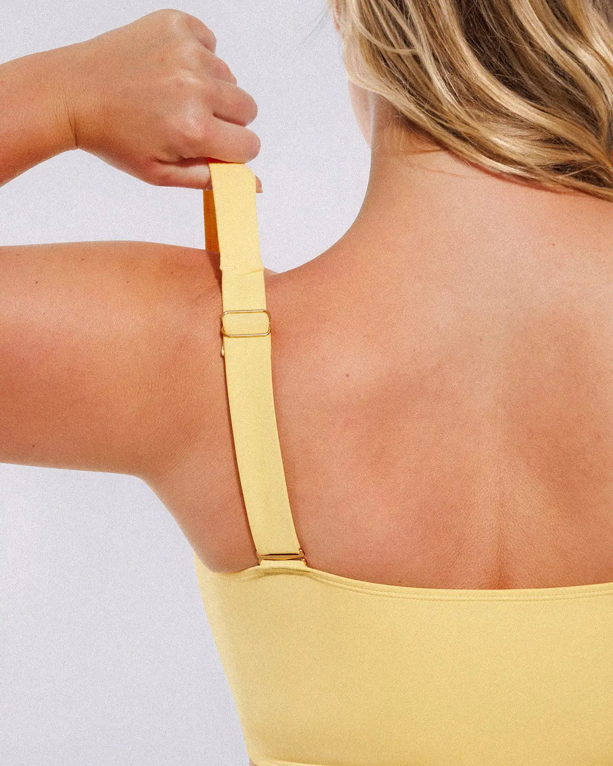 Smart Sculpt™ Bikini-top met gedraaide voorzijde & broekje met hoge taille