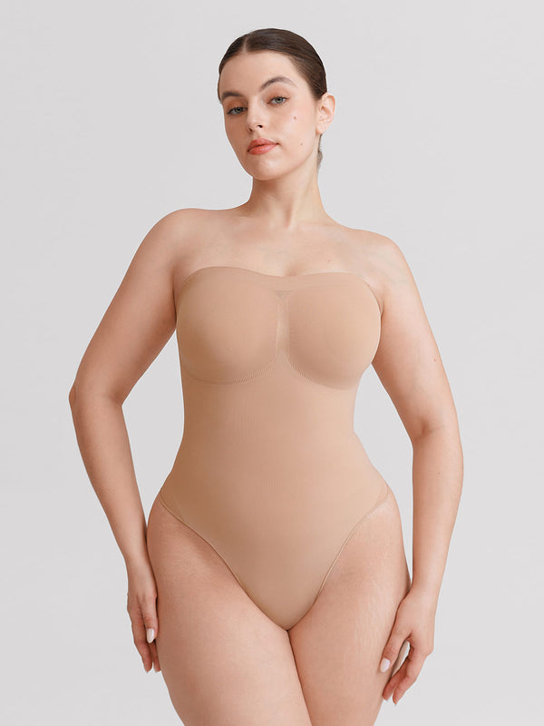 Nahtloser, butterweicher, trägerloser Tanga-Body mit Bauch-weg-Effekt